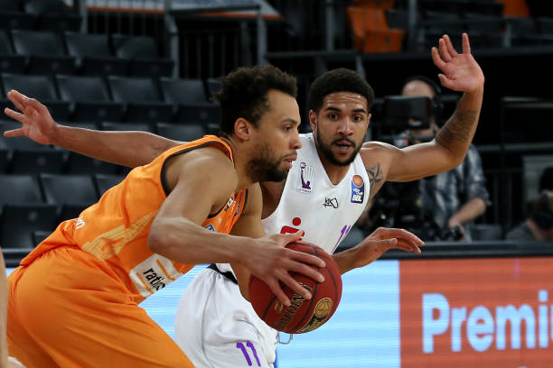 他用手机录 他用手机录