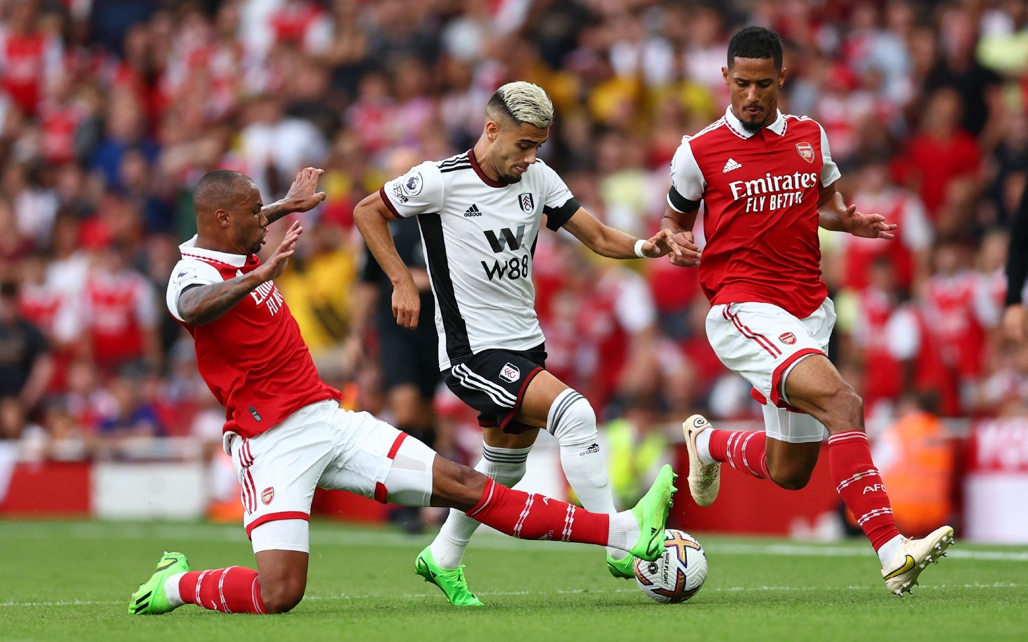 据知情人士 据知情人士